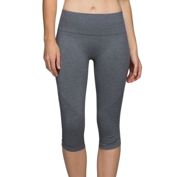 Lululemon | Women's Gray-Blue In The Flow Crop II Stretch Leggings (Size XS/2) - Picture 1 of 14
